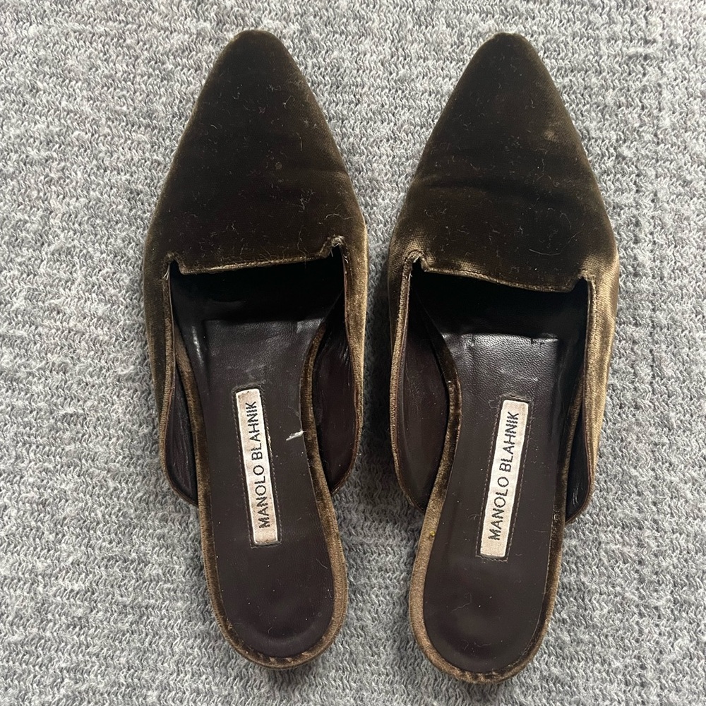 Manolo Blahnik velvet flats mules